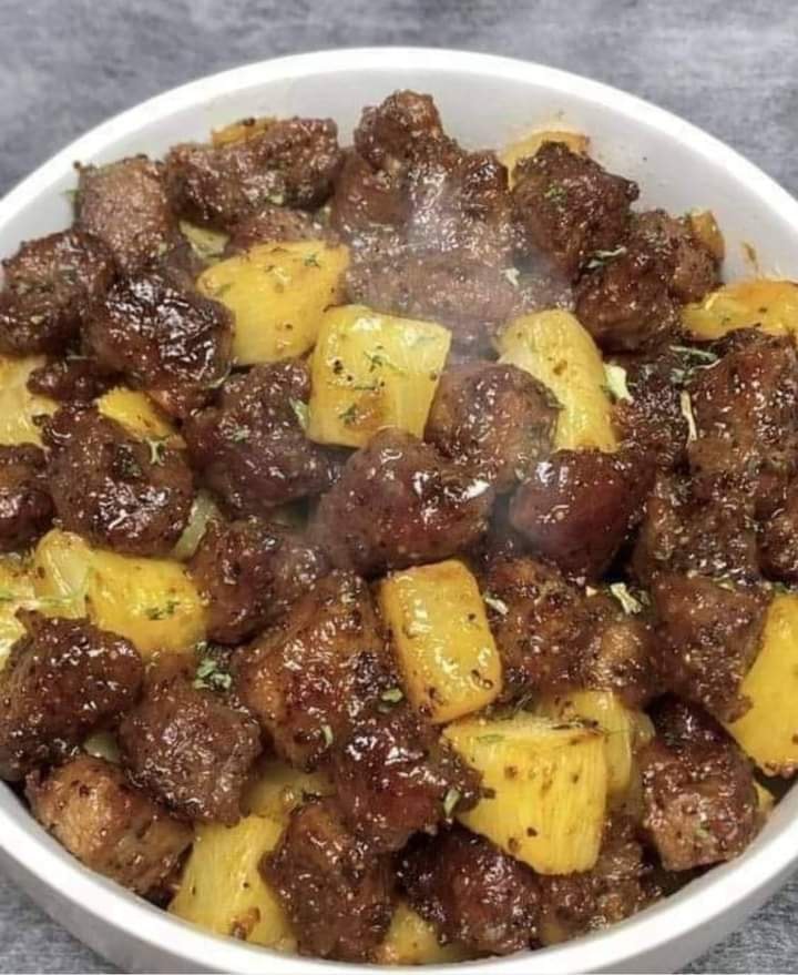 Air Fryer Garlic Butter Steak Bites and Potatoes